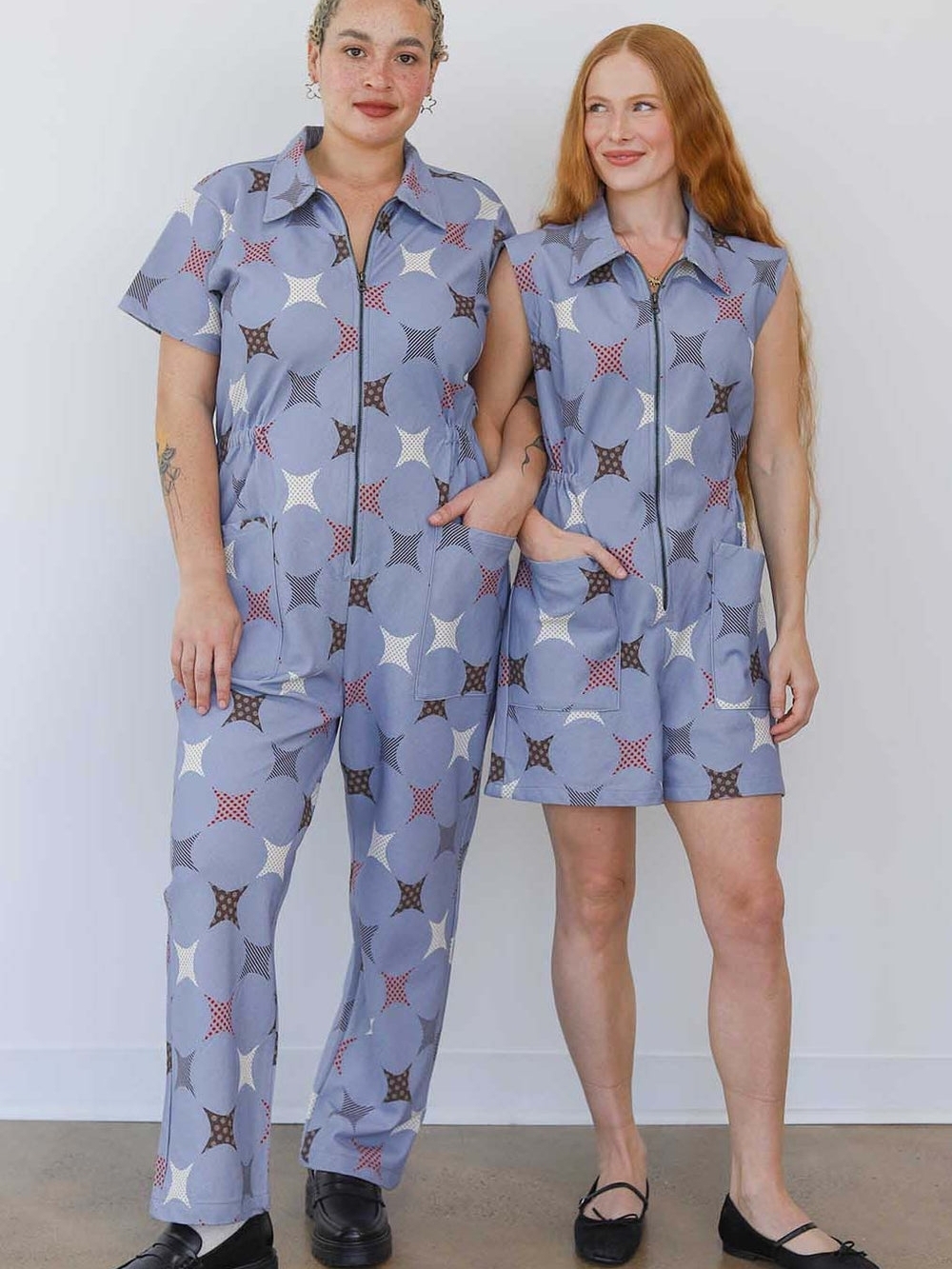 Short-Sleeve Zip-Front Lavender Patterned Jumpsuit - Picture 3 of 5